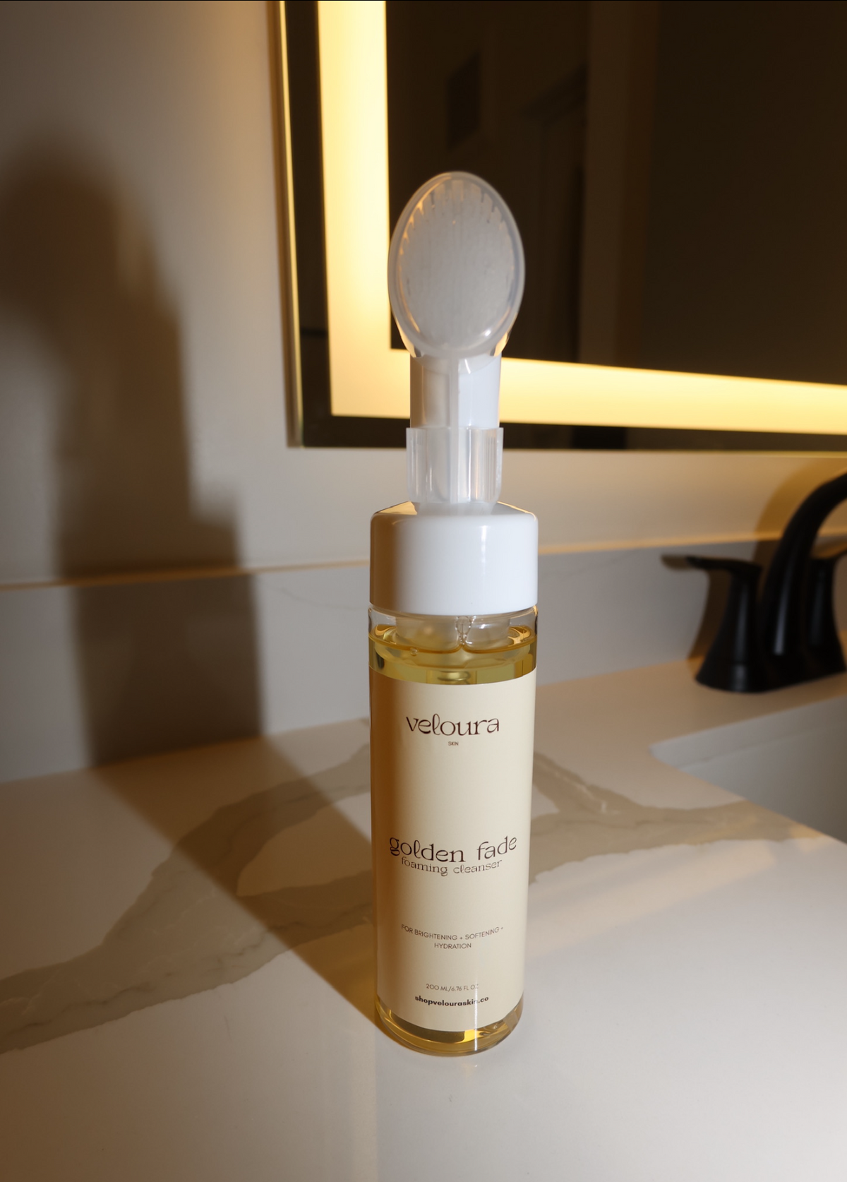 GOLDEN FADE foaming cleanser